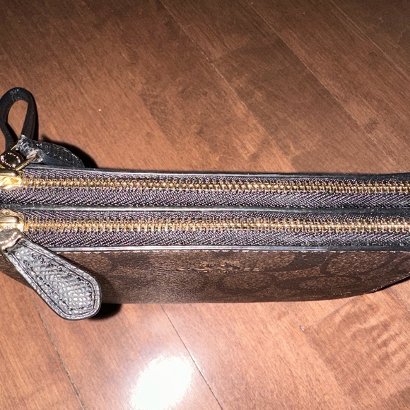 COACH double wristlet - Picture 3 of 7